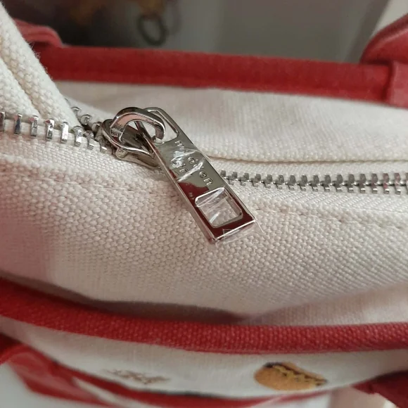 MADDEN GIRL "Picnic" Mini Tote & Wristlet Set - Picture 4 of 9